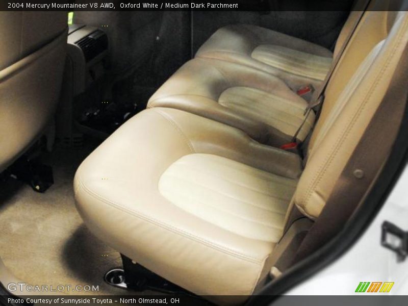 Oxford White / Medium Dark Parchment 2004 Mercury Mountaineer V8 AWD