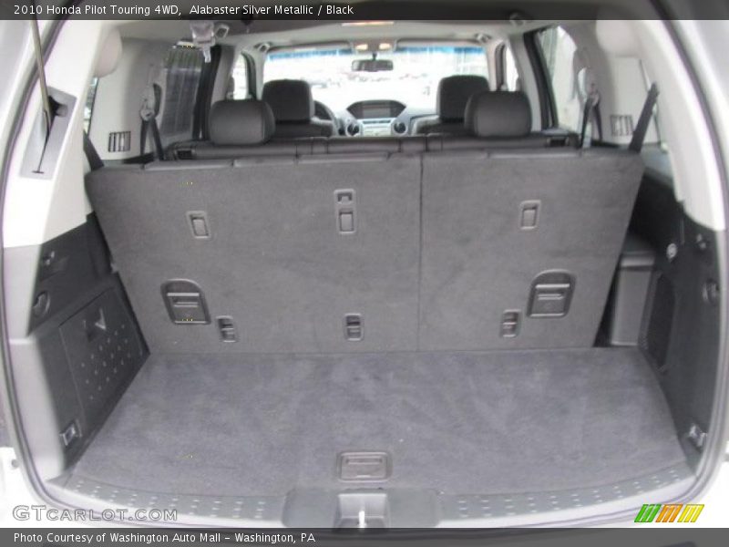  2010 Pilot Touring 4WD Trunk