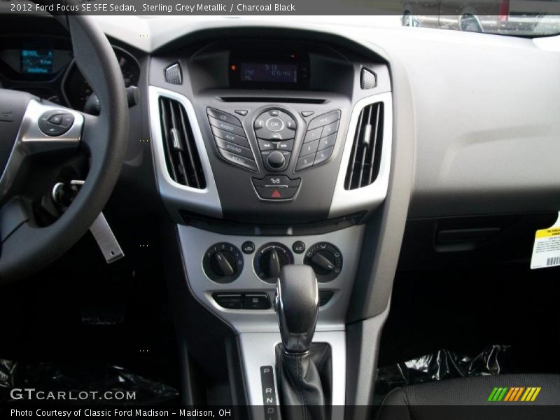 Controls of 2012 Focus SE SFE Sedan