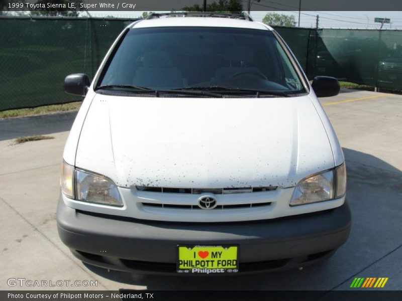 Super White / Gray 1999 Toyota Sienna LE