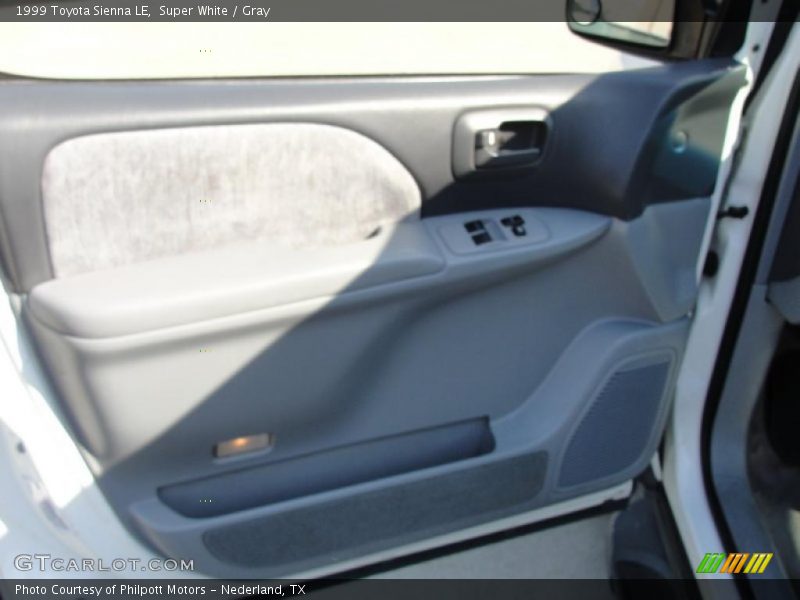 Super White / Gray 1999 Toyota Sienna LE