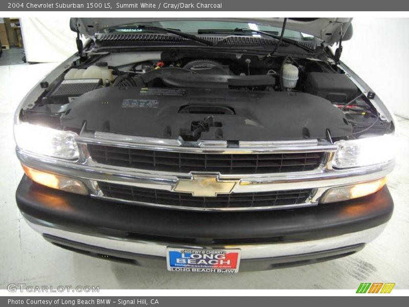Summit White / Gray/Dark Charcoal 2004 Chevrolet Suburban 1500 LS