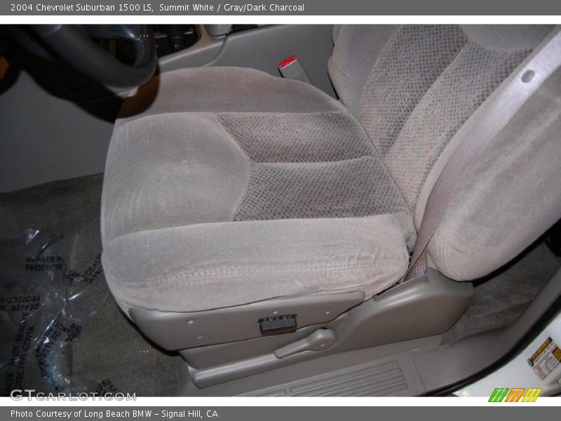 Summit White / Gray/Dark Charcoal 2004 Chevrolet Suburban 1500 LS