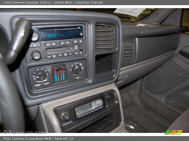 Summit White / Gray/Dark Charcoal 2004 Chevrolet Suburban 1500 LS