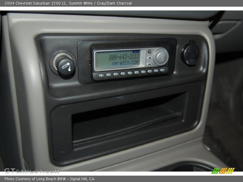 Summit White / Gray/Dark Charcoal 2004 Chevrolet Suburban 1500 LS