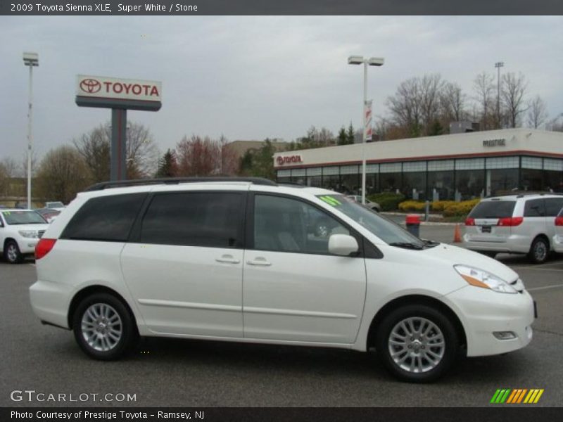 Super White / Stone 2009 Toyota Sienna XLE