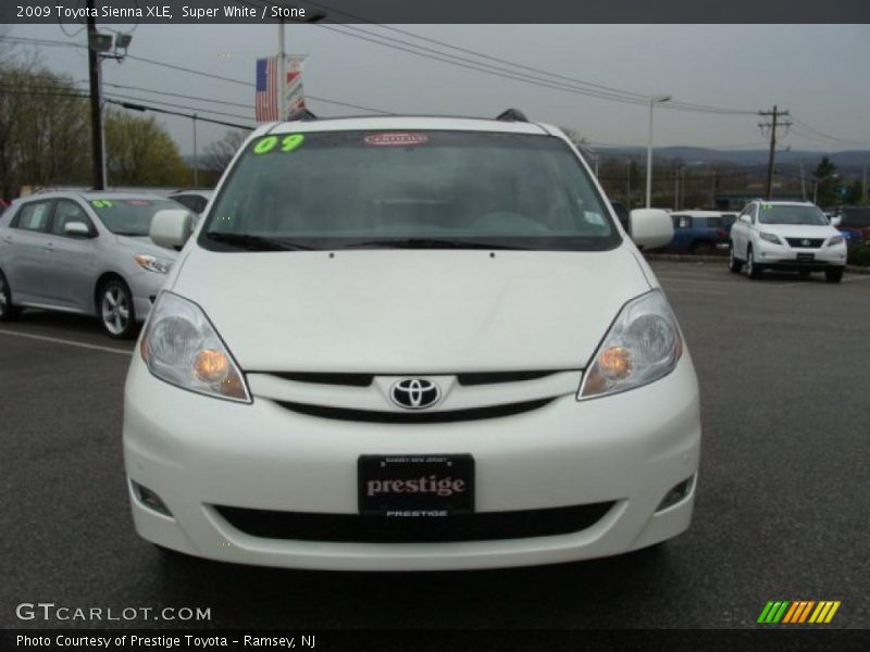 Super White / Stone 2009 Toyota Sienna XLE