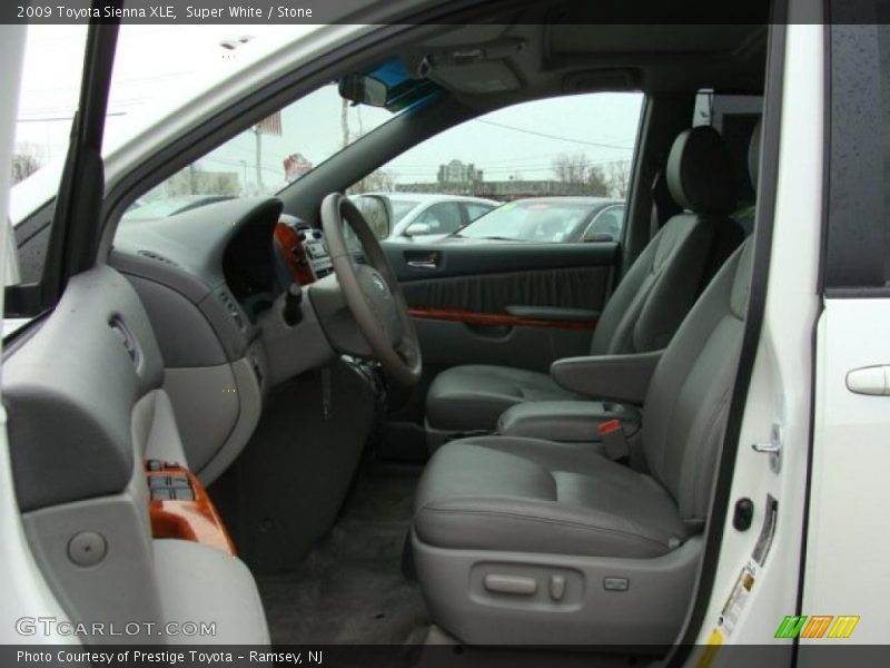 Super White / Stone 2009 Toyota Sienna XLE