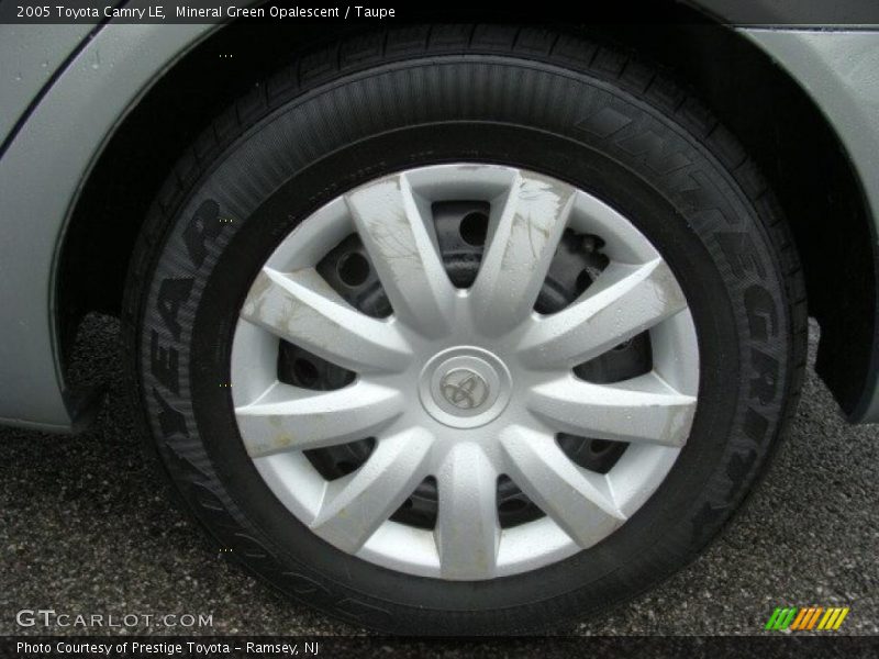 Mineral Green Opalescent / Taupe 2005 Toyota Camry LE