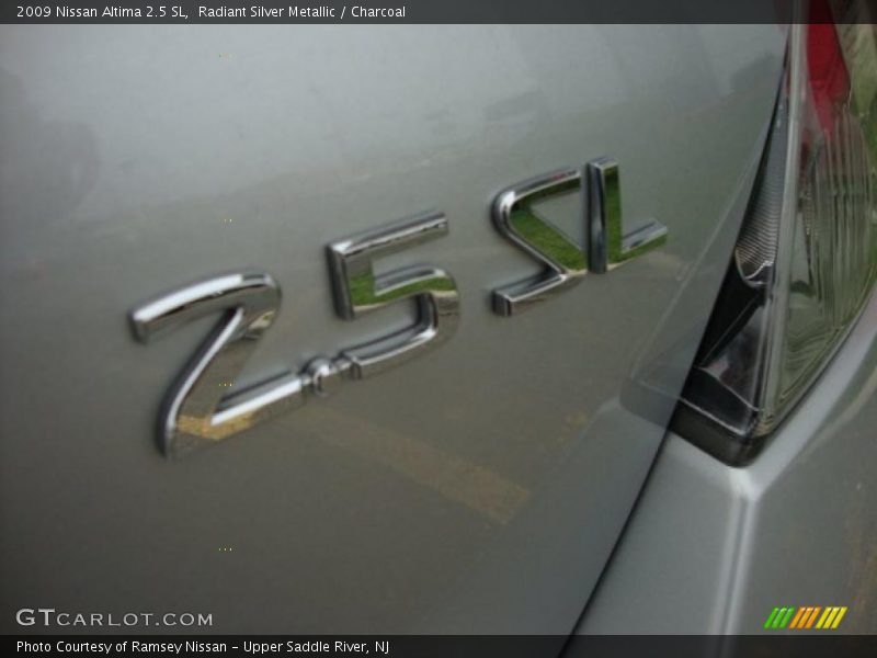 Radiant Silver Metallic / Charcoal 2009 Nissan Altima 2.5 SL