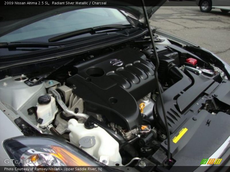 Radiant Silver Metallic / Charcoal 2009 Nissan Altima 2.5 SL