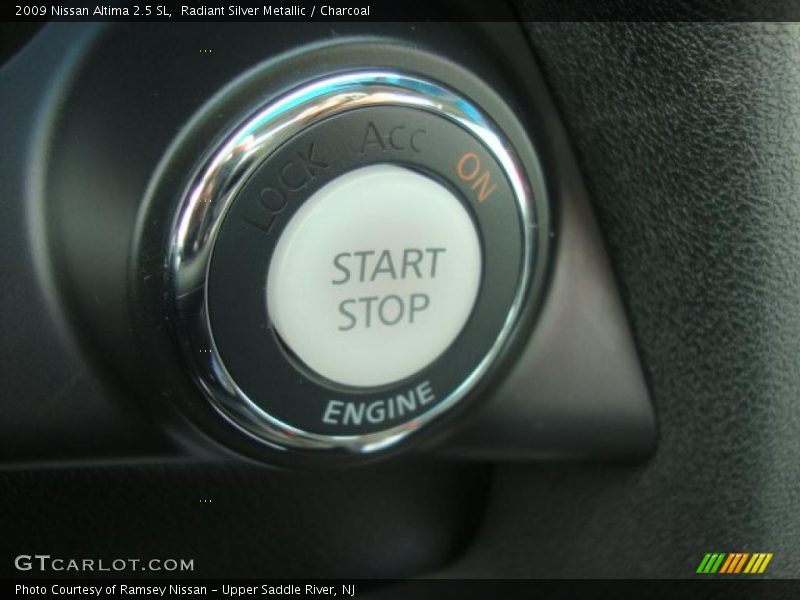 Radiant Silver Metallic / Charcoal 2009 Nissan Altima 2.5 SL