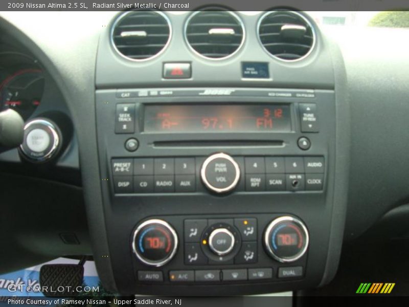 Radiant Silver Metallic / Charcoal 2009 Nissan Altima 2.5 SL