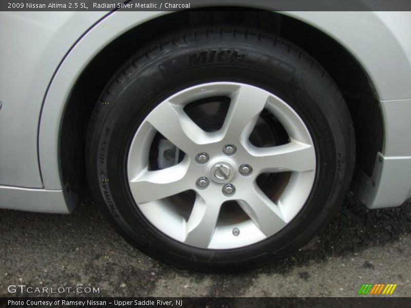 Radiant Silver Metallic / Charcoal 2009 Nissan Altima 2.5 SL