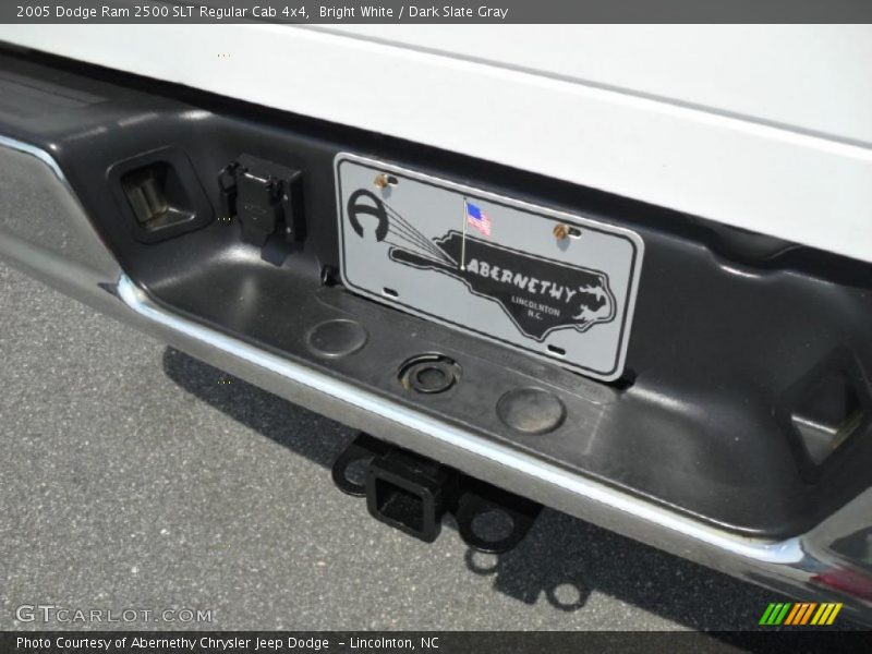 Bright White / Dark Slate Gray 2005 Dodge Ram 2500 SLT Regular Cab 4x4