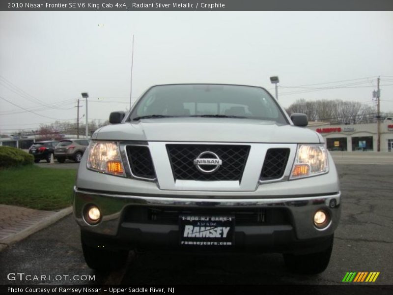 Radiant Silver Metallic / Graphite 2010 Nissan Frontier SE V6 King Cab 4x4