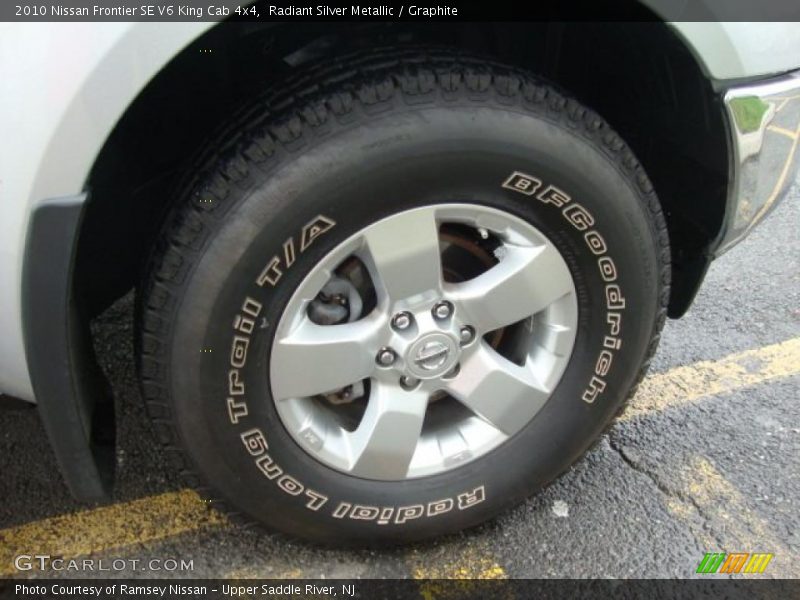 Radiant Silver Metallic / Graphite 2010 Nissan Frontier SE V6 King Cab 4x4