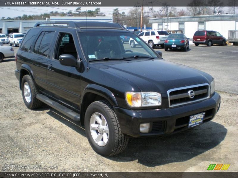 Super Black / Charcoal 2004 Nissan Pathfinder SE 4x4