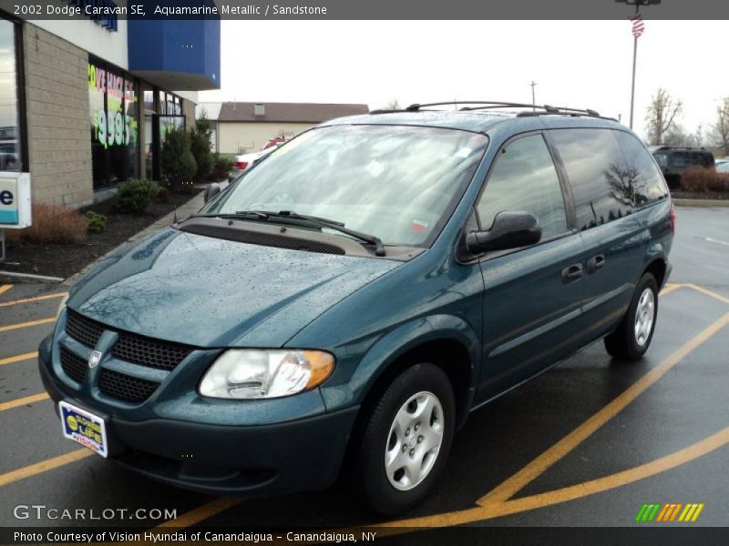 Front 3/4 View of 2002 Caravan SE