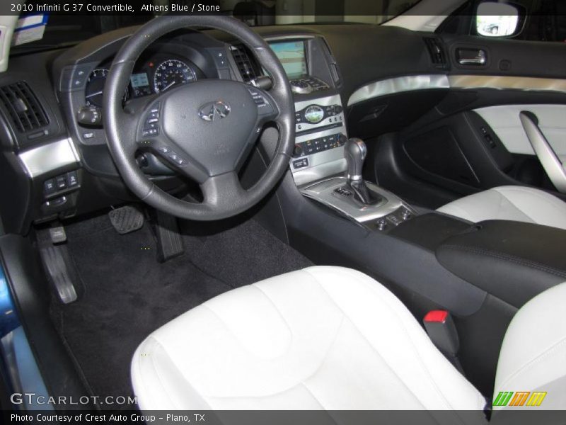 Dashboard of 2010 G 37 Convertible