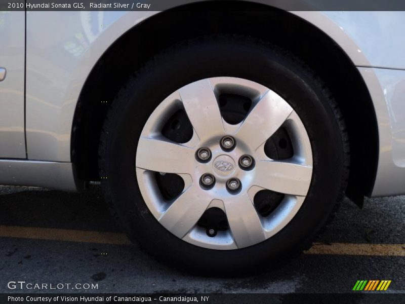Radiant Silver / Gray 2010 Hyundai Sonata GLS