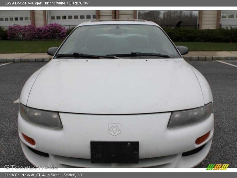 Bright White / Black/Gray 1999 Dodge Avenger