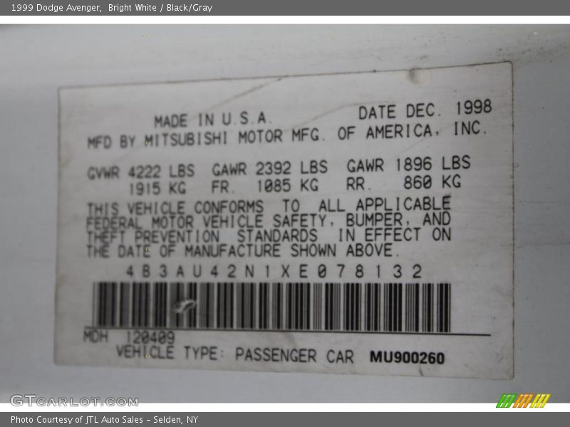 Bright White / Black/Gray 1999 Dodge Avenger