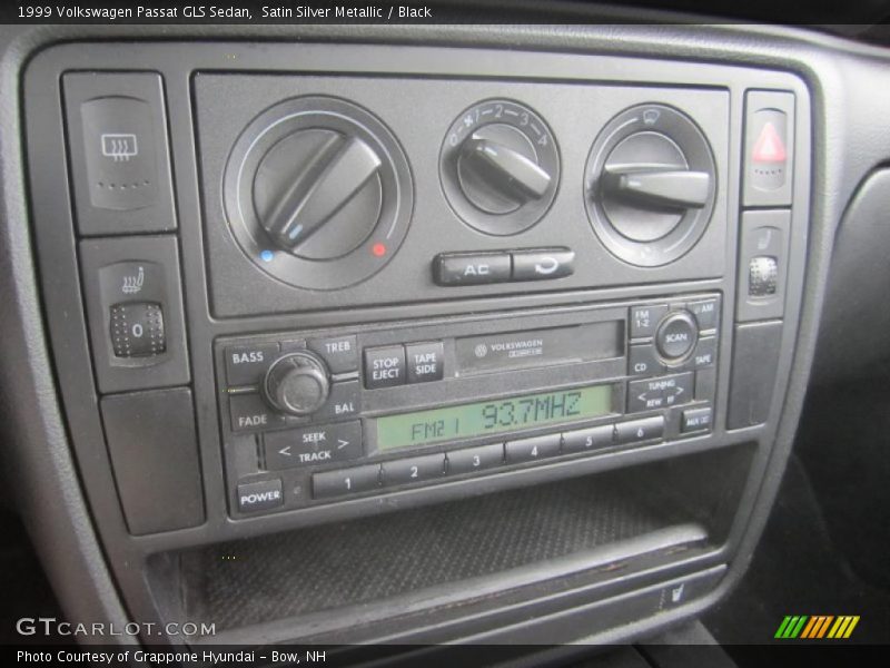 Satin Silver Metallic / Black 1999 Volkswagen Passat GLS Sedan