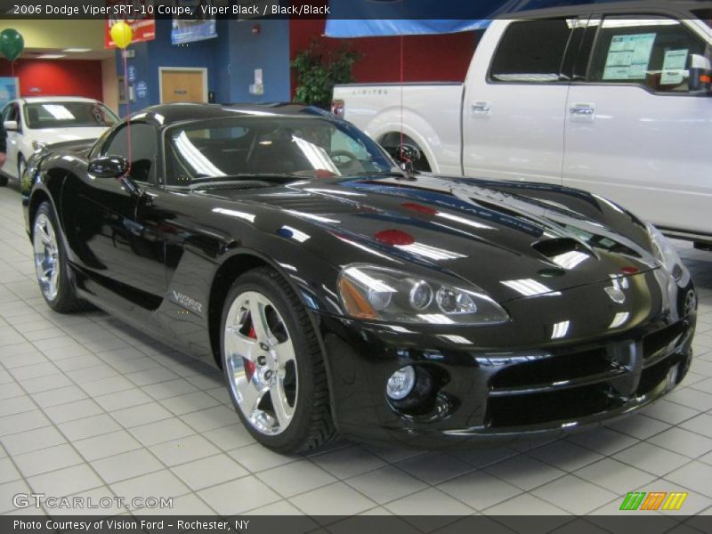 Front 3/4 View of 2006 Viper SRT-10 Coupe