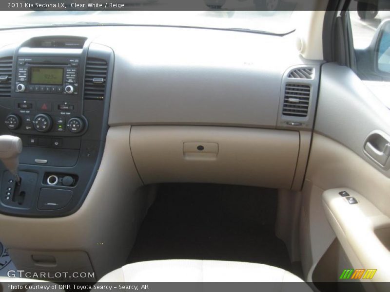 Clear White / Beige 2011 Kia Sedona LX