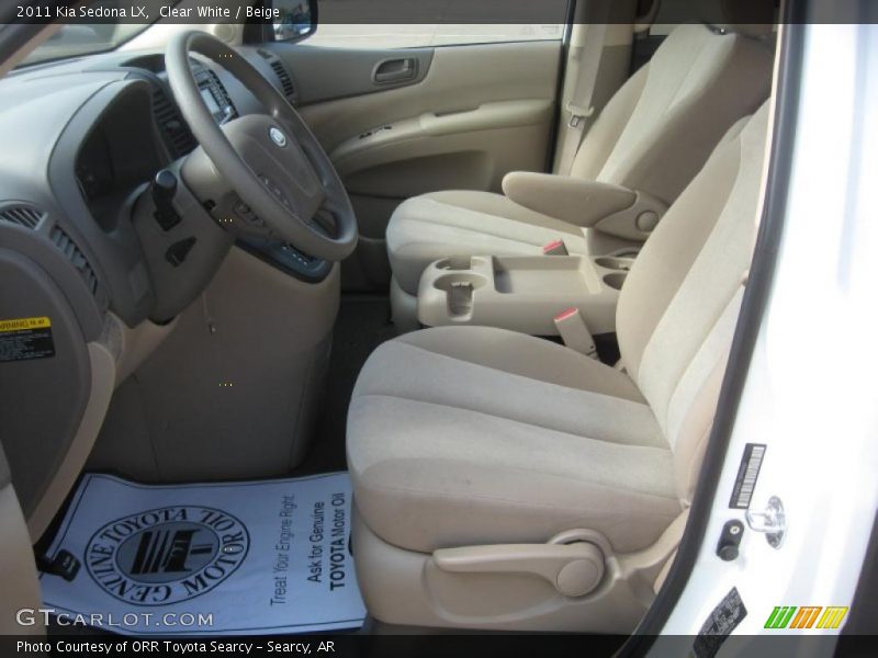 Clear White / Beige 2011 Kia Sedona LX