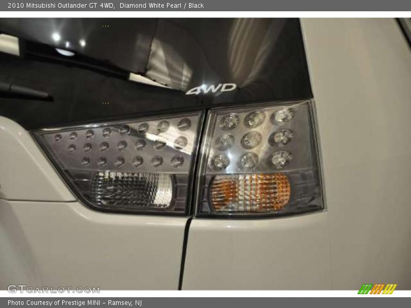  2010 Outlander GT 4WD Logo