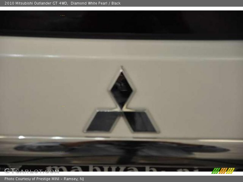 Diamond White Pearl / Black 2010 Mitsubishi Outlander GT 4WD