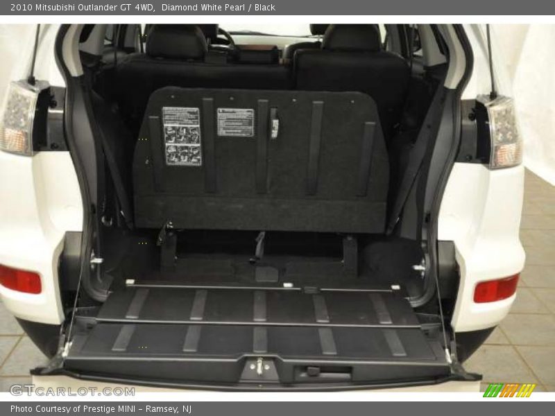  2010 Outlander GT 4WD Trunk