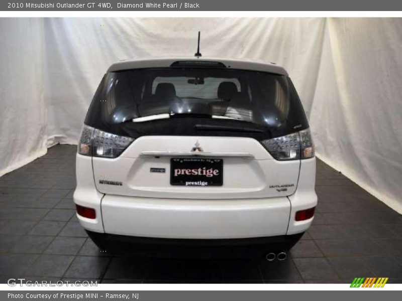 Diamond White Pearl / Black 2010 Mitsubishi Outlander GT 4WD