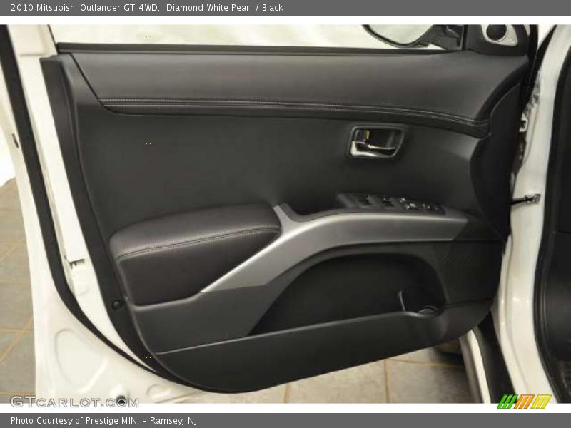 Door Panel of 2010 Outlander GT 4WD