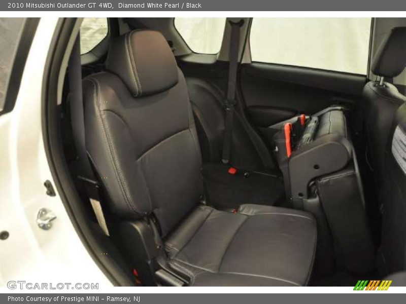 Diamond White Pearl / Black 2010 Mitsubishi Outlander GT 4WD