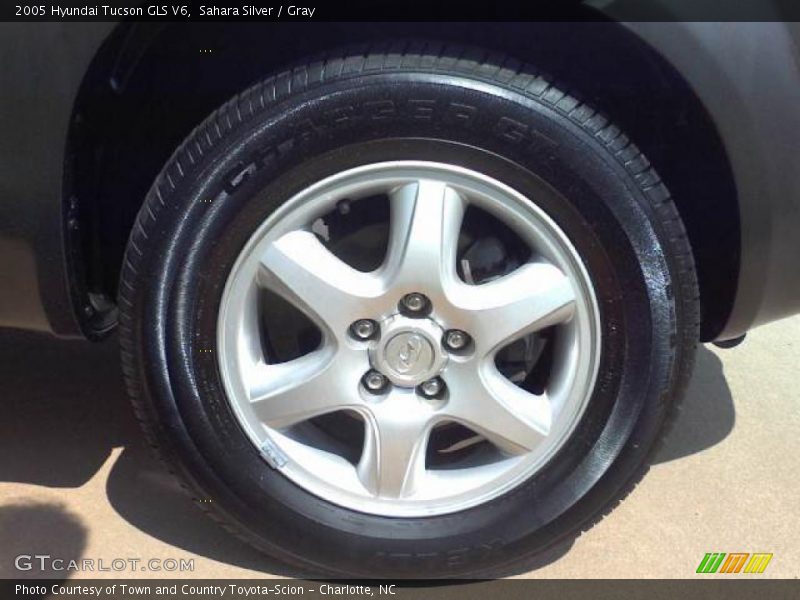 Sahara Silver / Gray 2005 Hyundai Tucson GLS V6