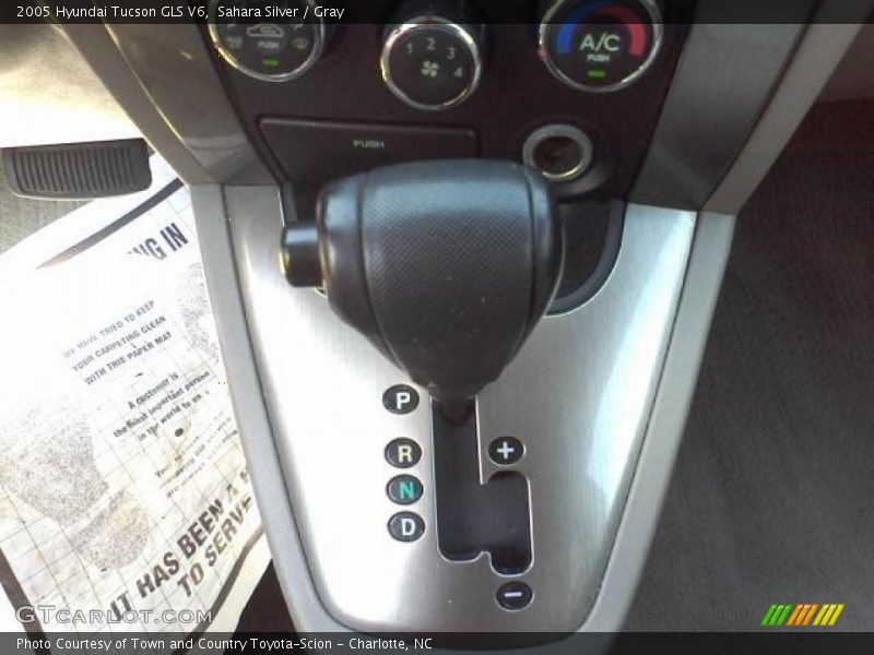 Sahara Silver / Gray 2005 Hyundai Tucson GLS V6