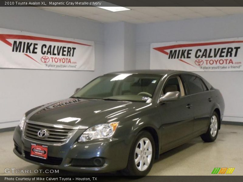 Magnetic Gray Metallic / Ivory 2010 Toyota Avalon XL