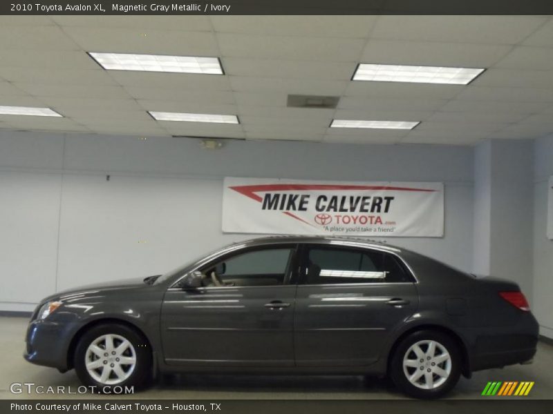 Magnetic Gray Metallic / Ivory 2010 Toyota Avalon XL