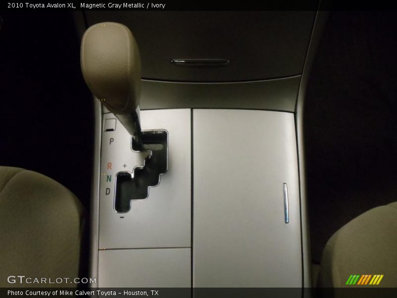 Magnetic Gray Metallic / Ivory 2010 Toyota Avalon XL