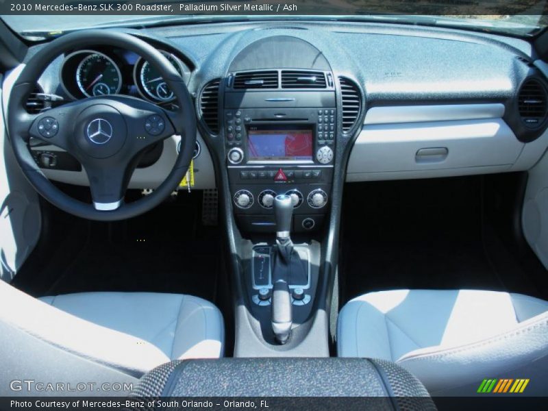 Dashboard of 2010 SLK 300 Roadster