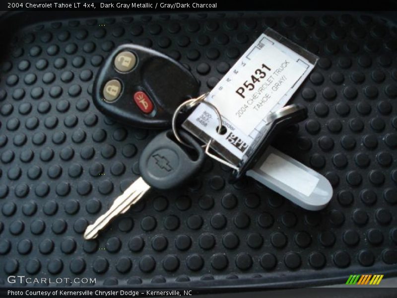 Dark Gray Metallic / Gray/Dark Charcoal 2004 Chevrolet Tahoe LT 4x4
