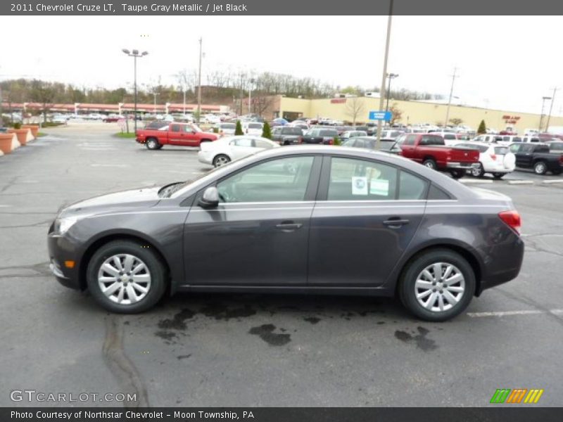 Taupe Gray Metallic / Jet Black 2011 Chevrolet Cruze LT
