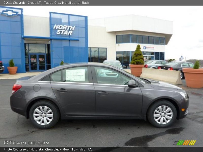 Taupe Gray Metallic / Jet Black 2011 Chevrolet Cruze LT