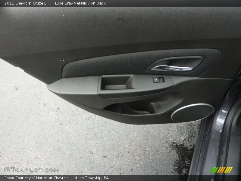 Taupe Gray Metallic / Jet Black 2011 Chevrolet Cruze LT