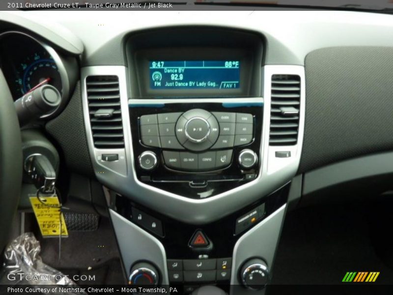 Taupe Gray Metallic / Jet Black 2011 Chevrolet Cruze LT