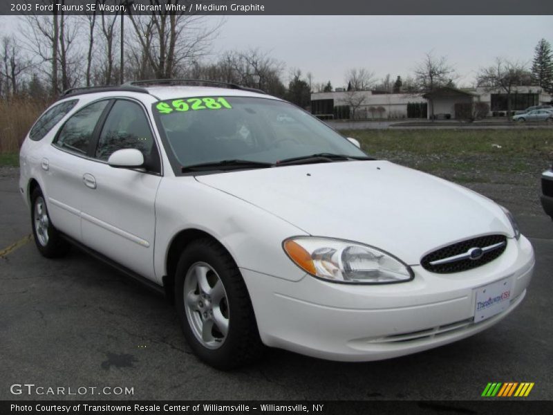 Vibrant White / Medium Graphite 2003 Ford Taurus SE Wagon