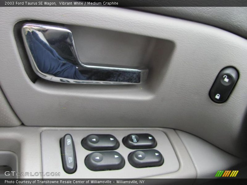 Vibrant White / Medium Graphite 2003 Ford Taurus SE Wagon